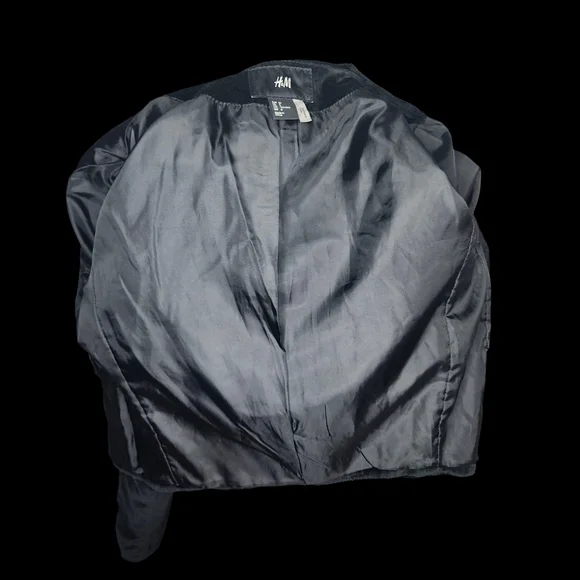 H&M Black Velvet Cropped Jacket- 6 - Picture 5 of 5
